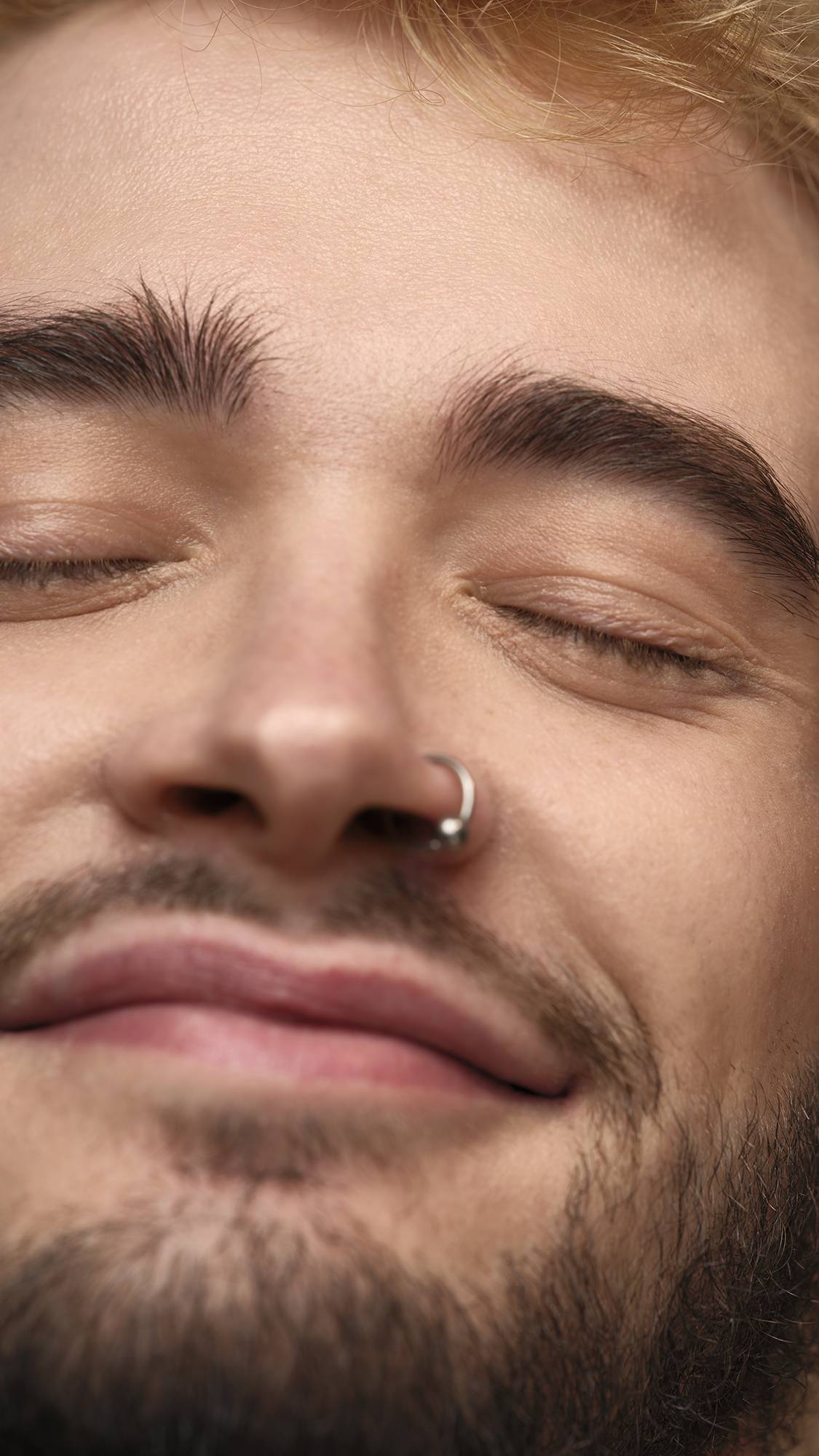 0C3CF328-4EAA-3B9B-7D30-600623F96302